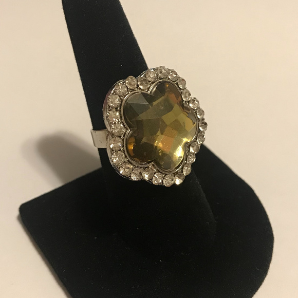 PERIDOT COLORED STONE ADJUSTABLE RING - Picture 1 of 1